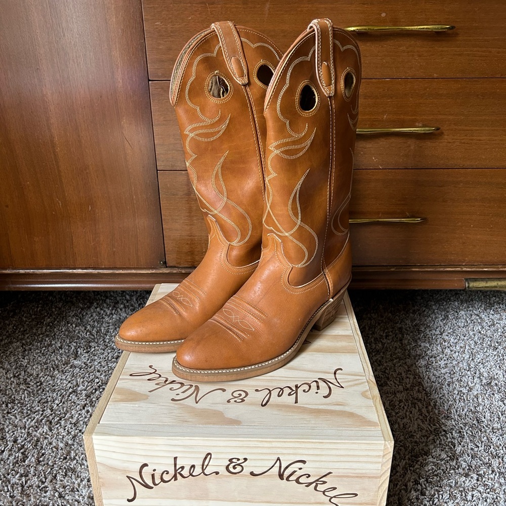 Leather cowboy boots! Great condition size 8.5